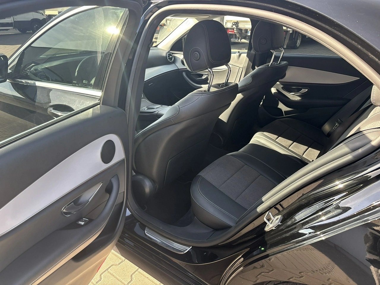 Mercedes E 220 - Zdjęcie 18