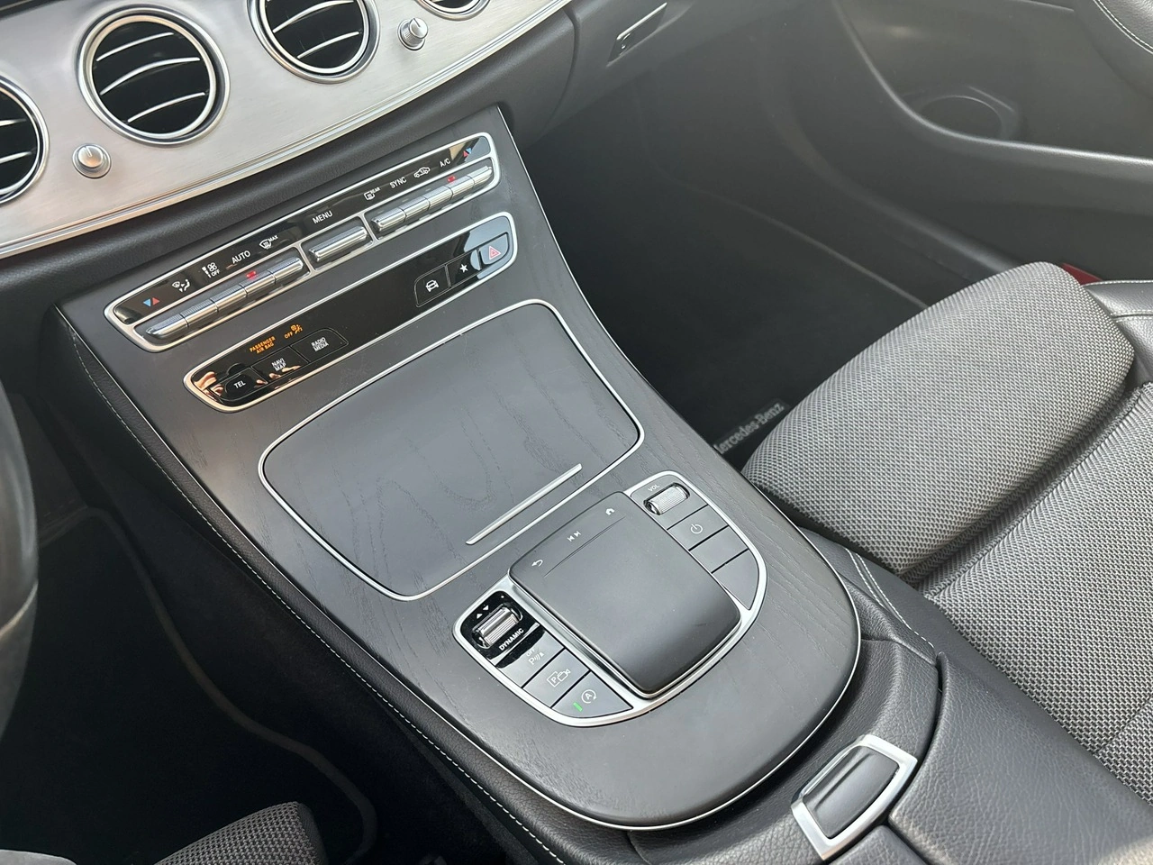 Mercedes E 220 - Zdjęcie 23