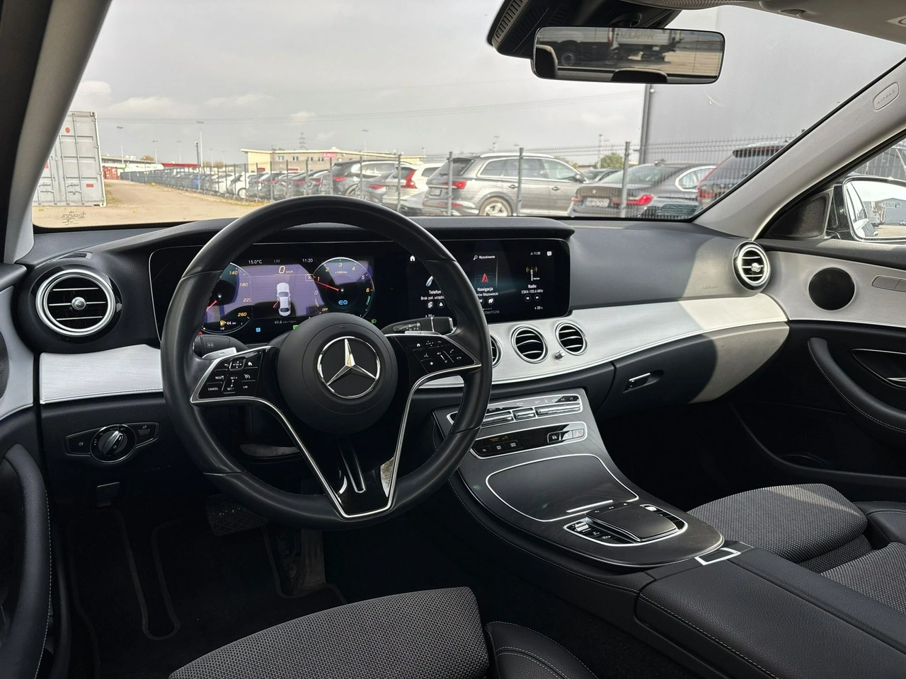 Mercedes E 300 - Zdjęcie 11