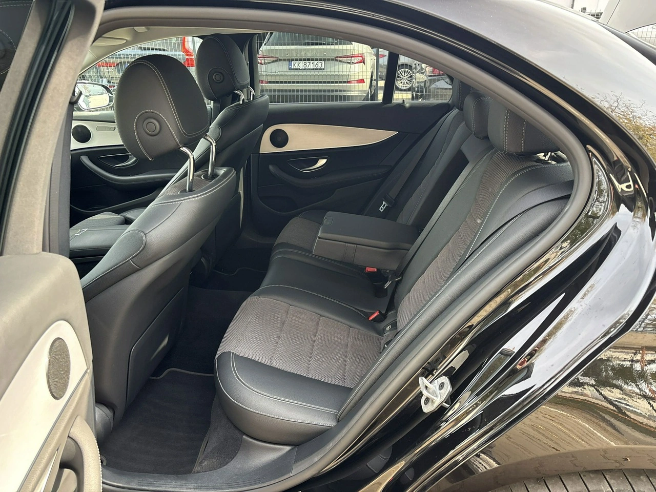Mercedes E 300 - Zdjęcie 18