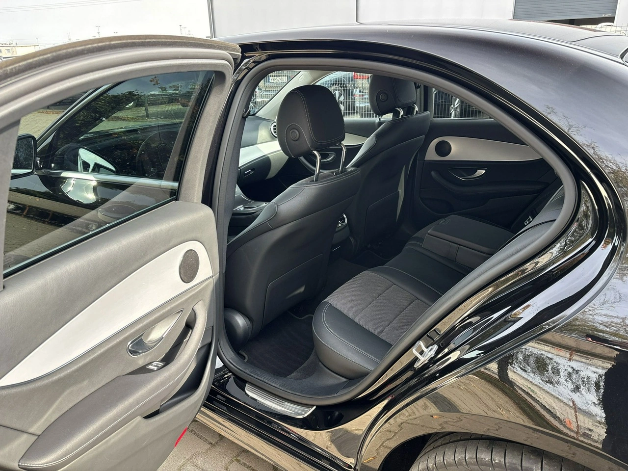Mercedes E 300 - Zdjęcie 19