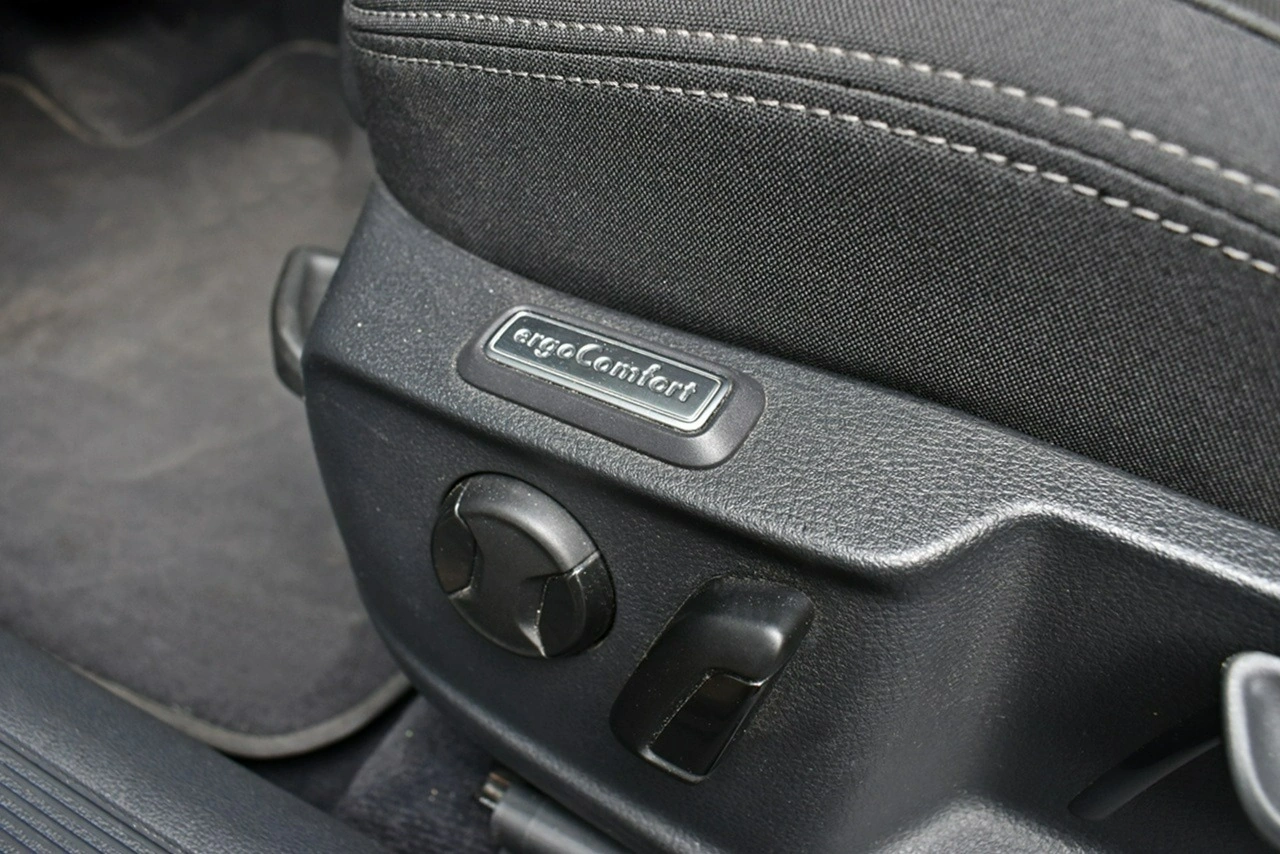 Volkswagen Passat Variant - Zdjęcie 10