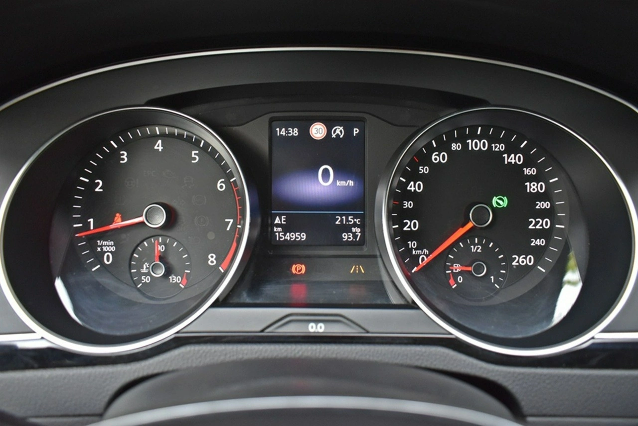 Volkswagen Passat Variant - Zdjęcie 14
