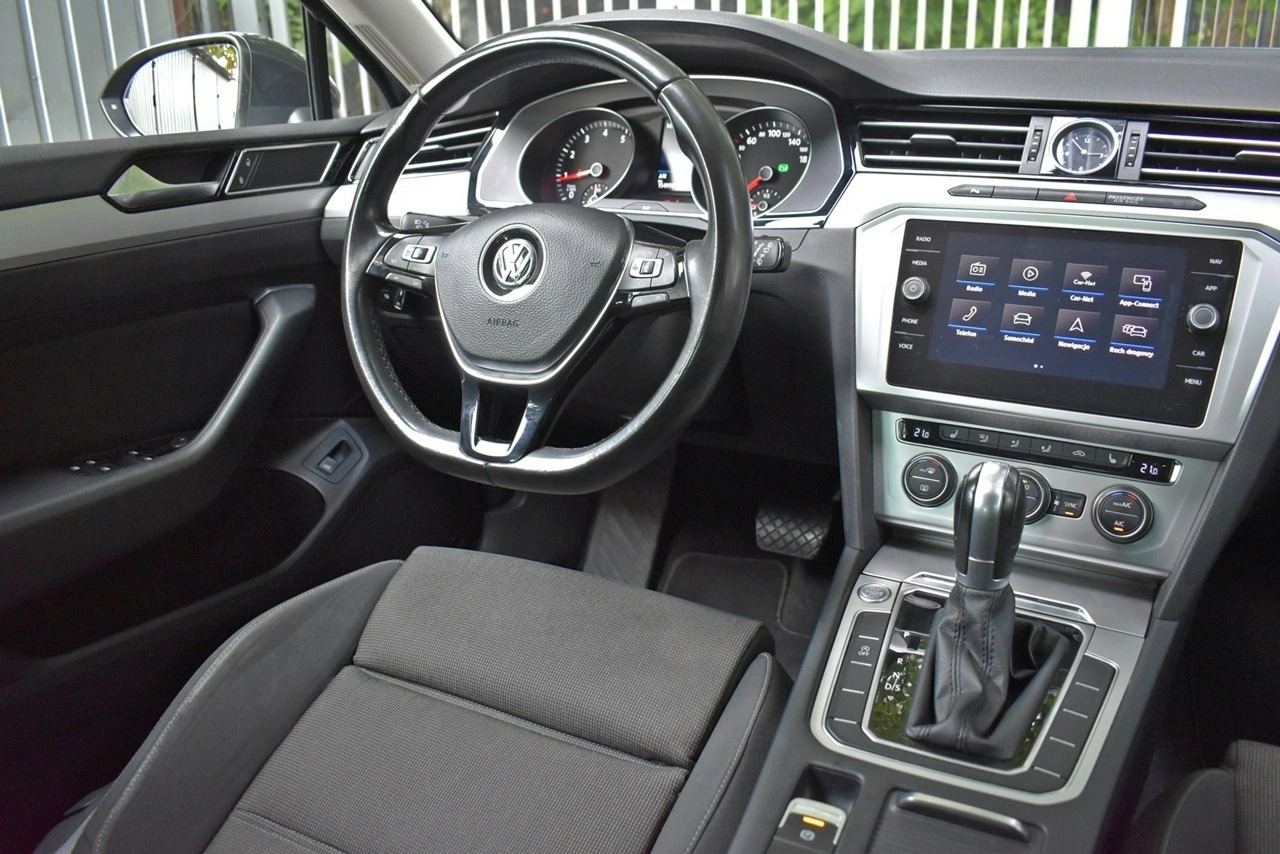 Volkswagen Passat Variant - Zdjęcie 15
