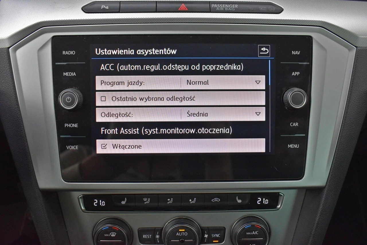 Volkswagen Passat Variant - Zdjęcie 20