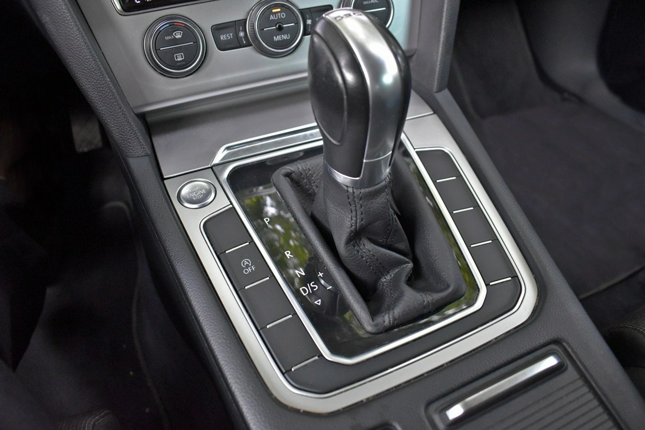 Volkswagen Passat Variant - Zdjęcie 25