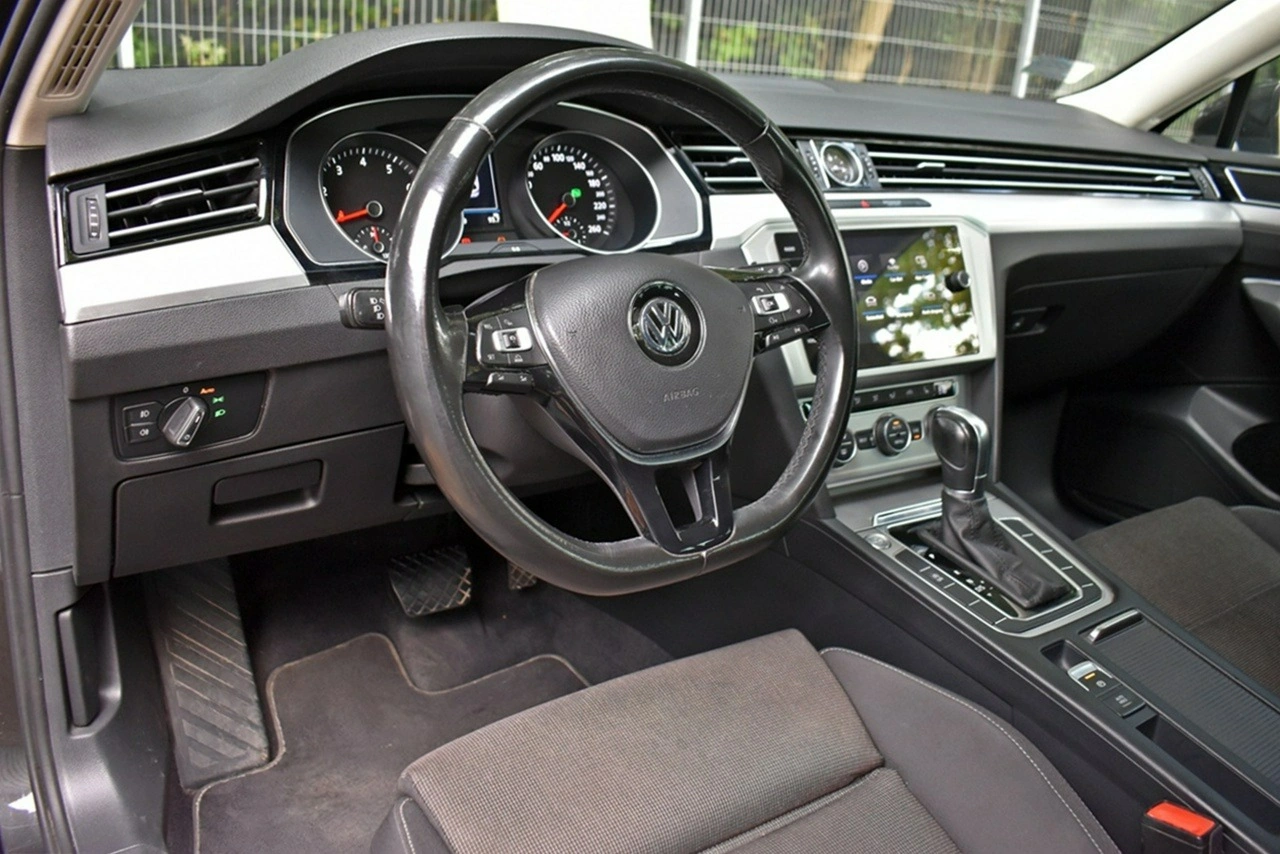 Volkswagen Passat Variant - Zdjęcie 8