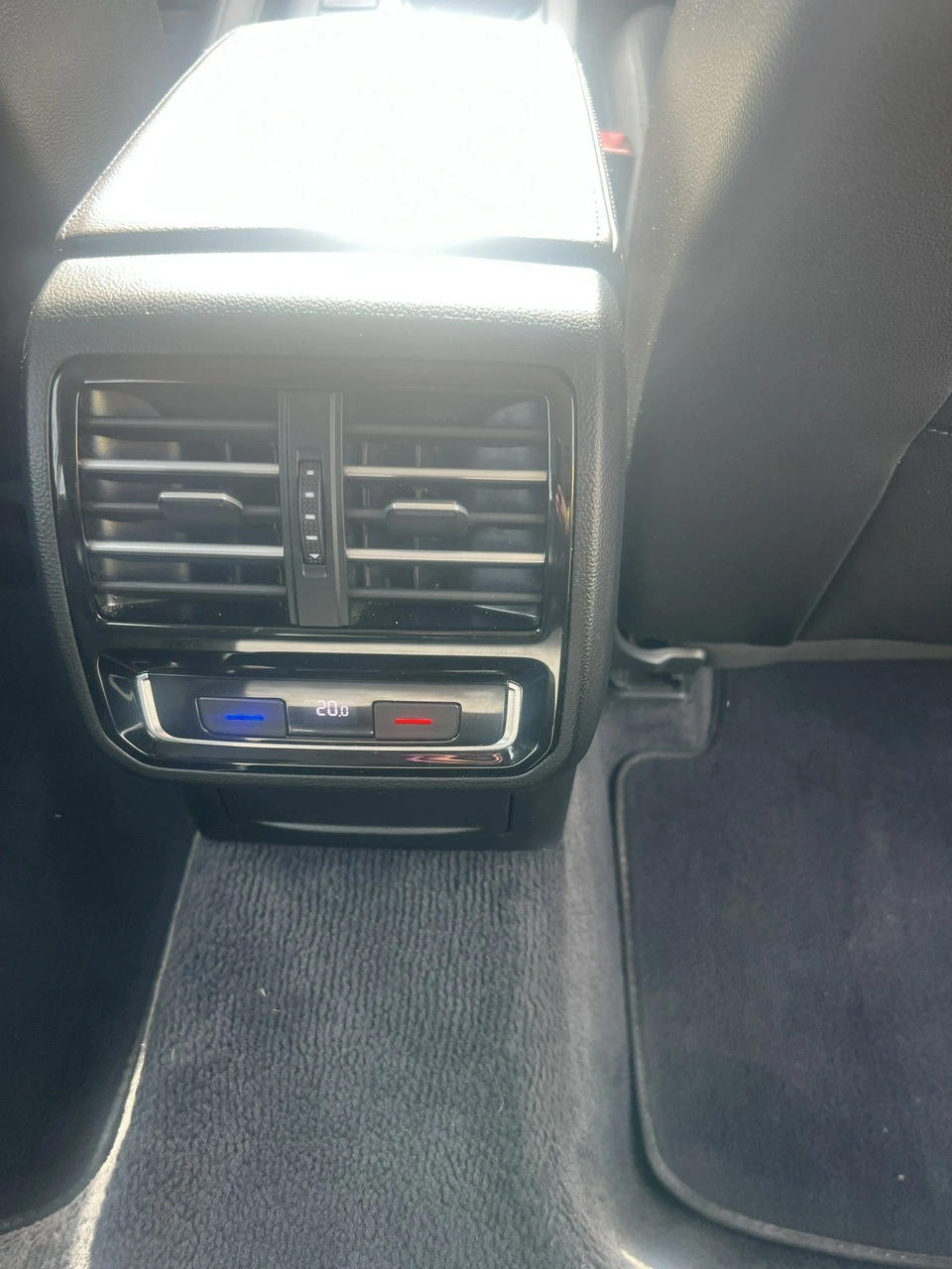 Volkswagen Passat Variant - Zdjęcie 9
