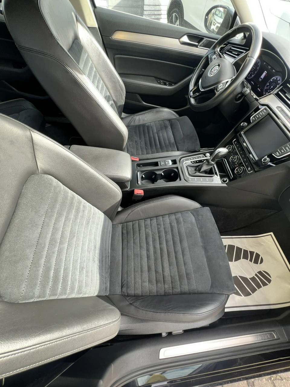 Volkswagen Passat Variant - Zdjęcie 12