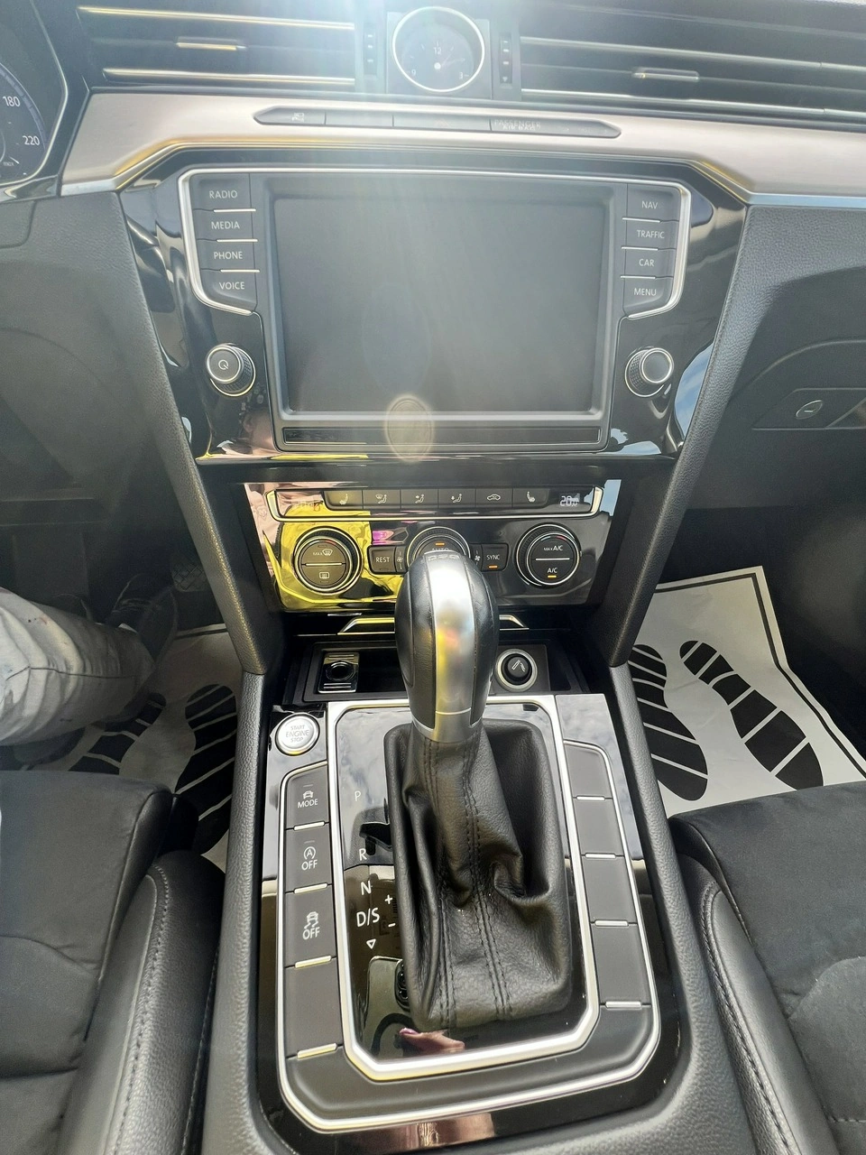 Volkswagen Passat Variant - Zdjęcie 17