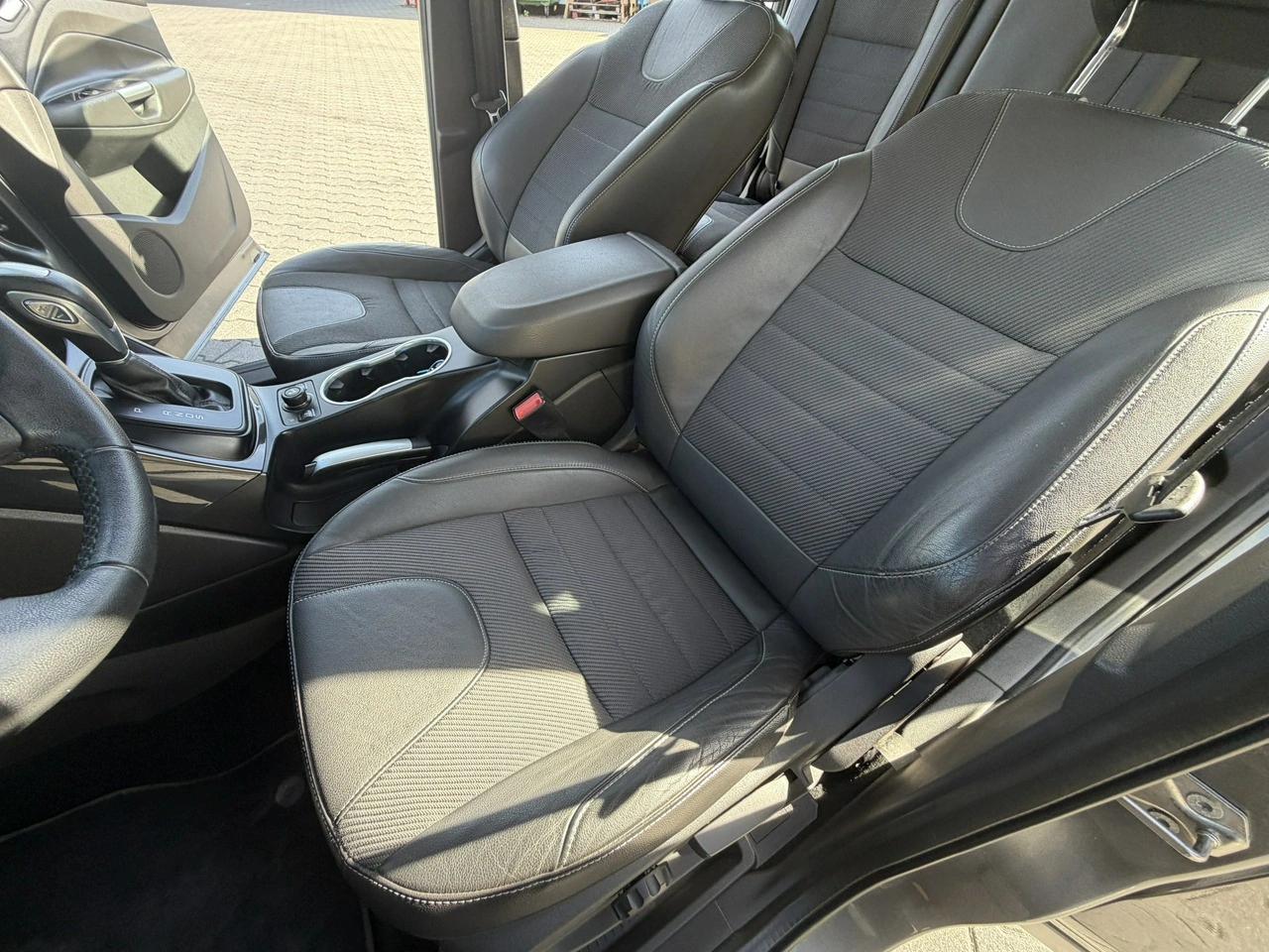 Ford Kuga - Zdjęcie 22