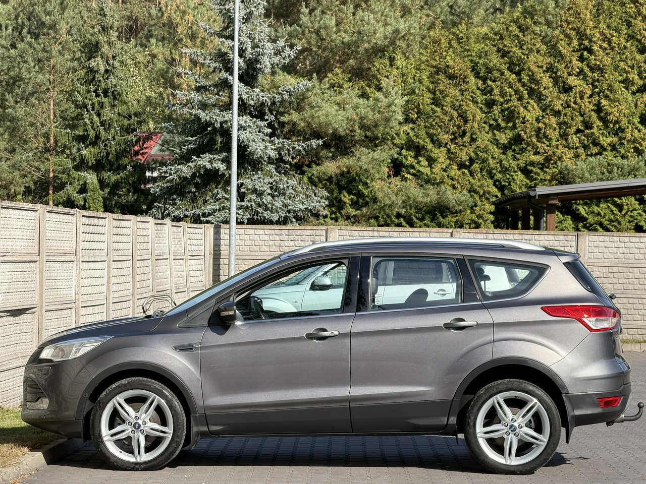 Ford Kuga - Zdjęcie 40