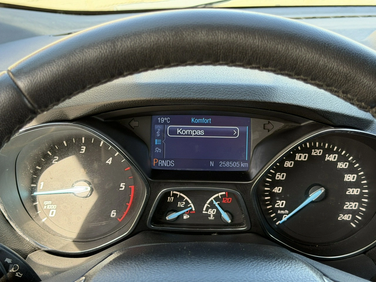 Ford Kuga - Zdjęcie 55