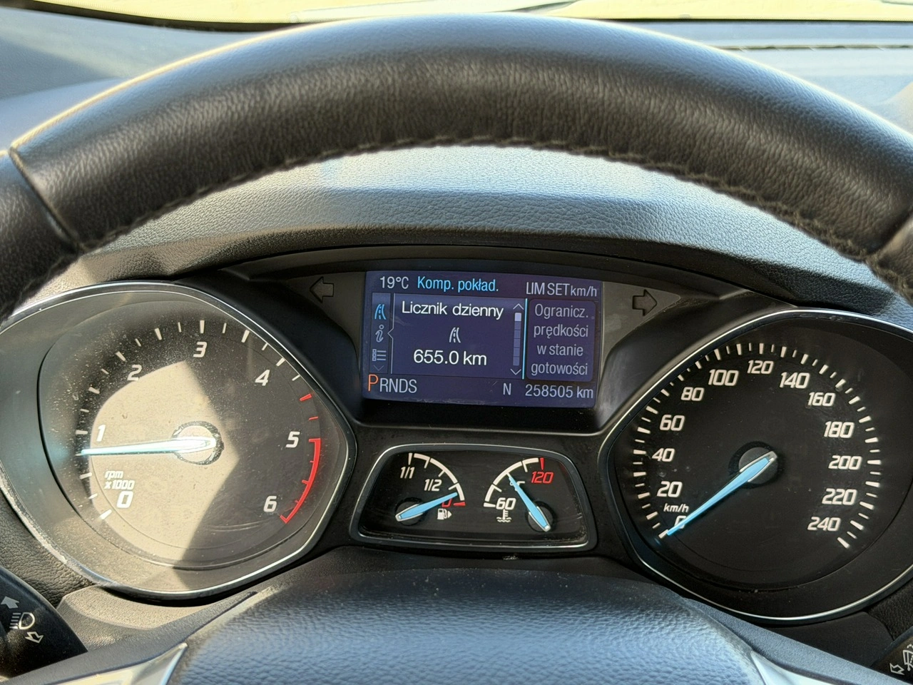 Ford Kuga - Zdjęcie 56