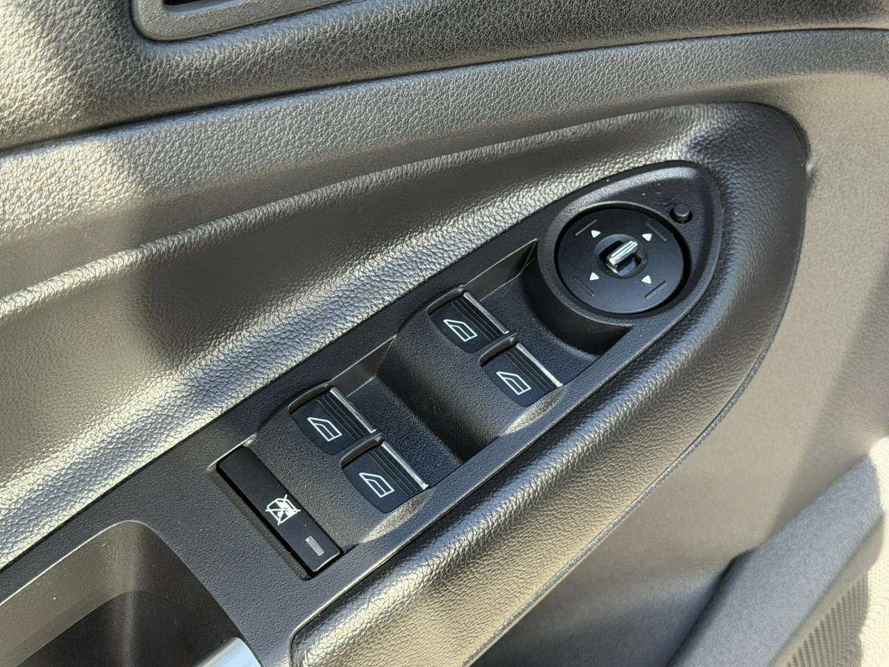 Ford Kuga - Zdjęcie 11
