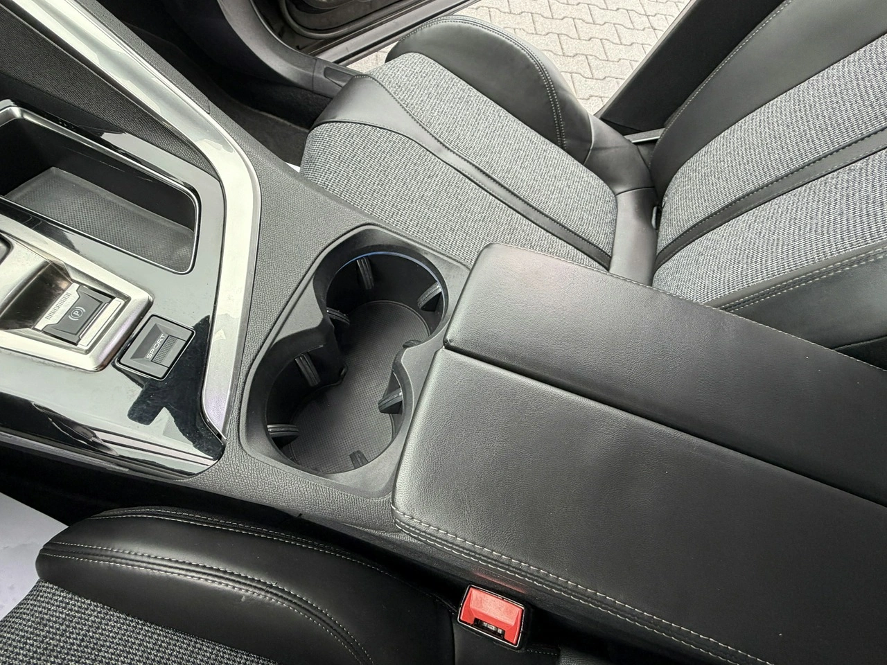 Peugeot 3008 - Zdjęcie 18