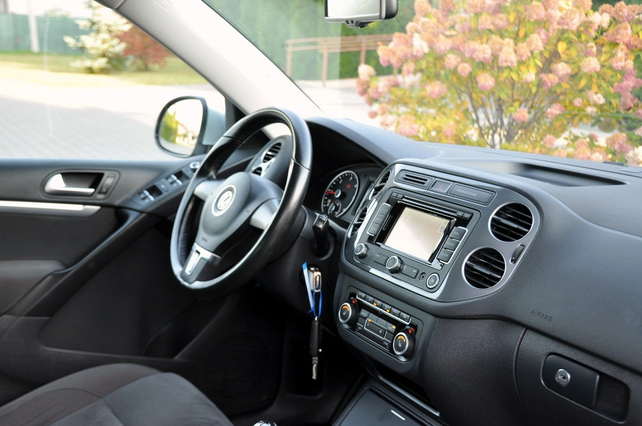 Volkswagen Tiguan - Zdjęcie 17