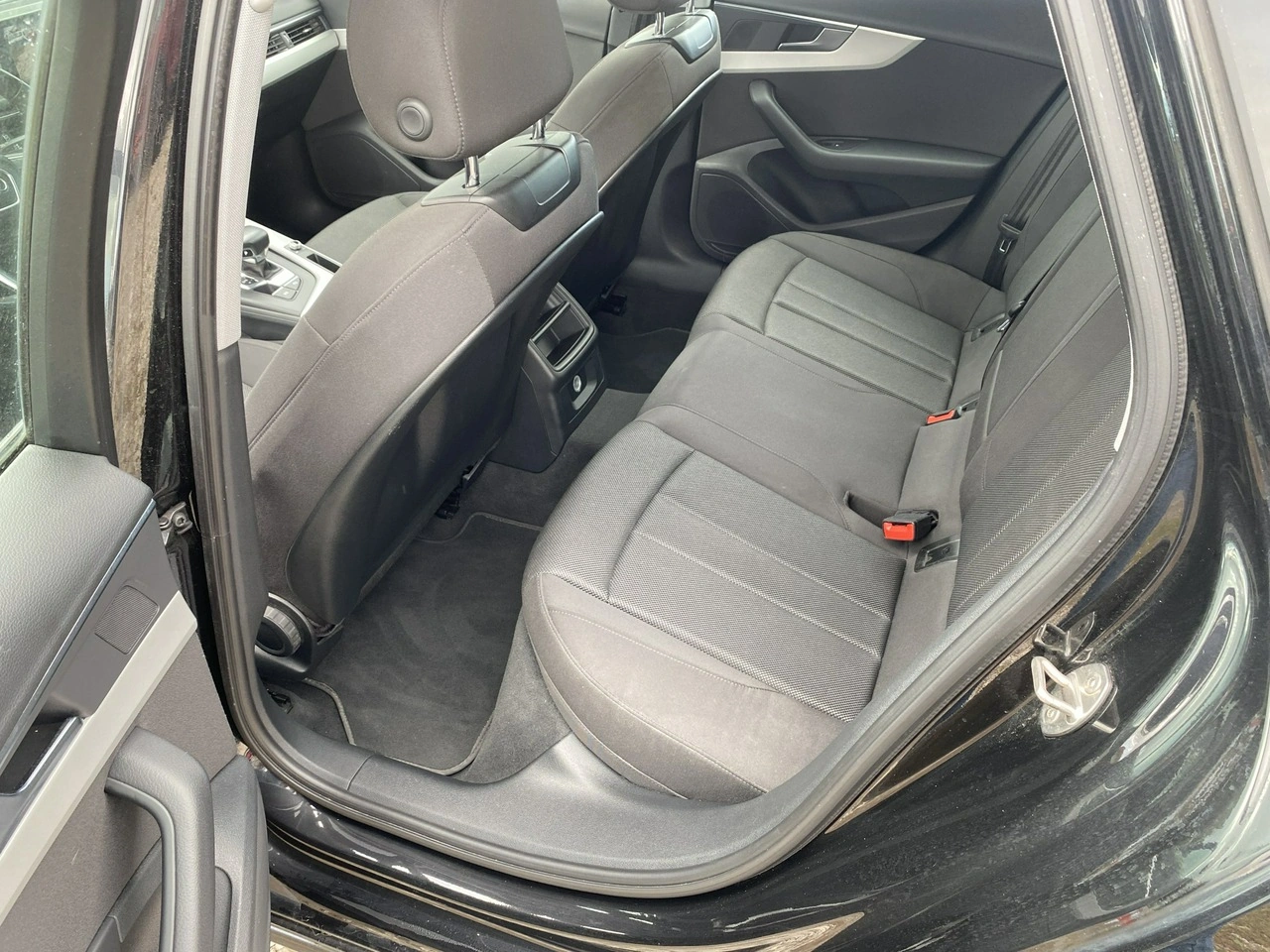 Audi A4 - Zdjęcie 9