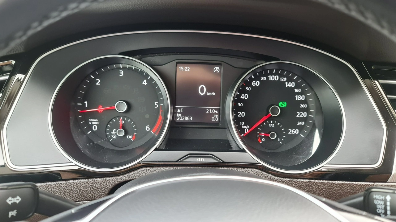 Volkswagen Passat Variant - Zdjęcie 16