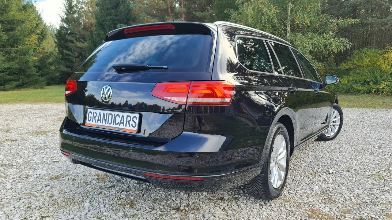 Volkswagen Passat Variant - Zdjęcie 1