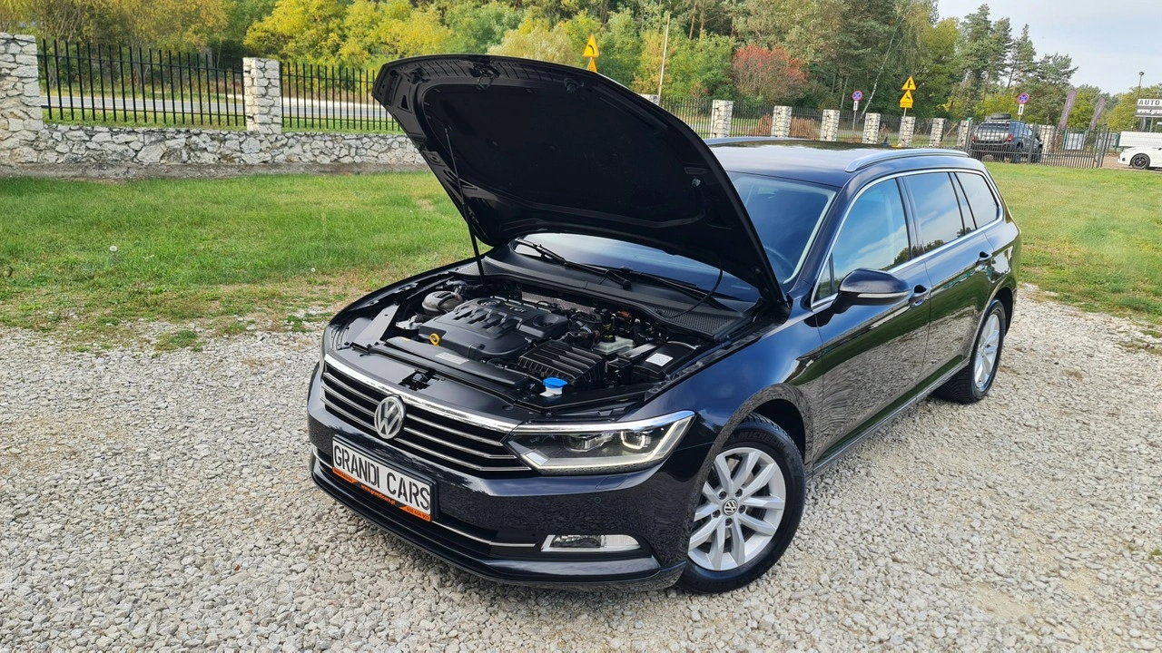 Volkswagen Passat Variant - Zdjęcie 30