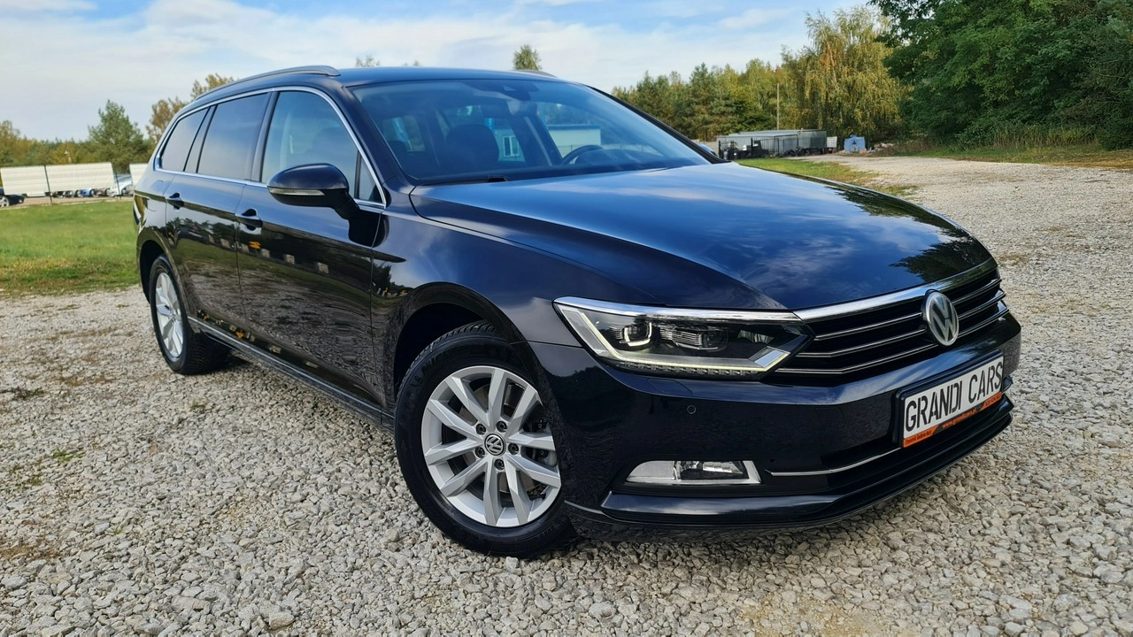Volkswagen Passat Variant - Zdjęcie 2
