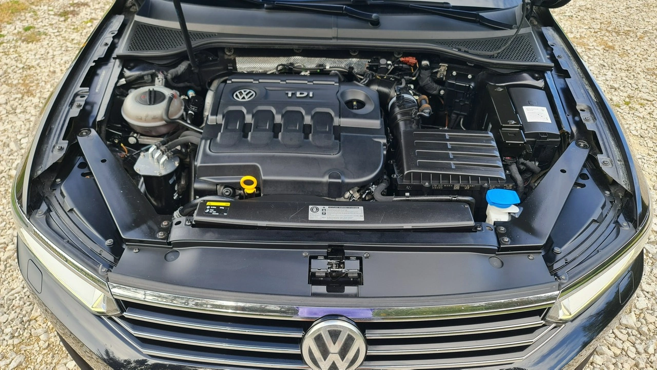 Volkswagen Passat Variant - Zdjęcie 31