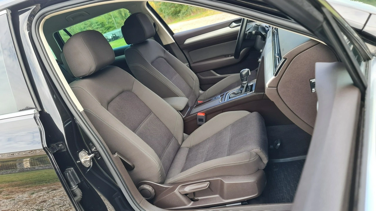 Volkswagen Passat Variant - Zdjęcie 6