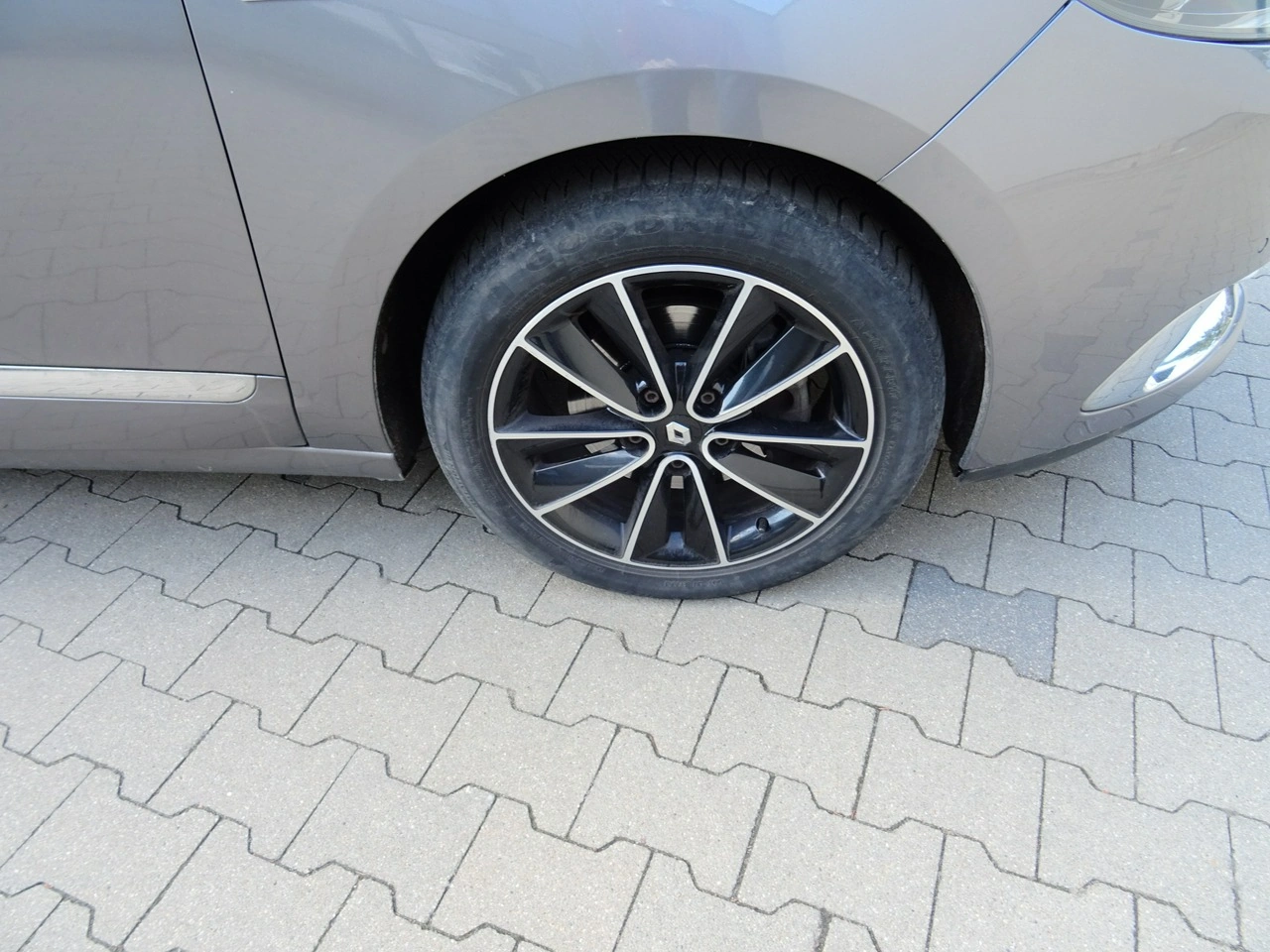 Renault Scenic - Zdjęcie 13