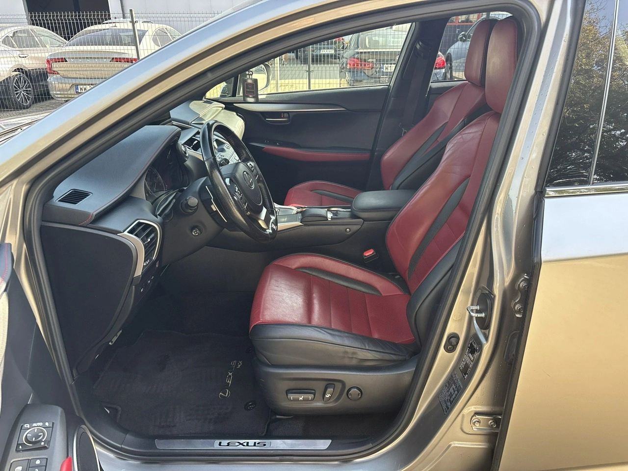Lexus NX - Zdjęcie 9