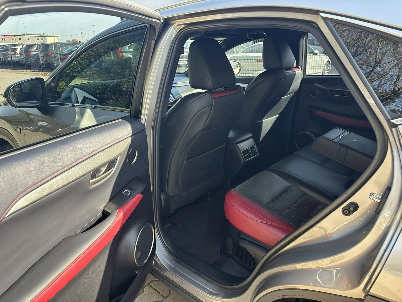 Lexus NX - Zdjęcie 19