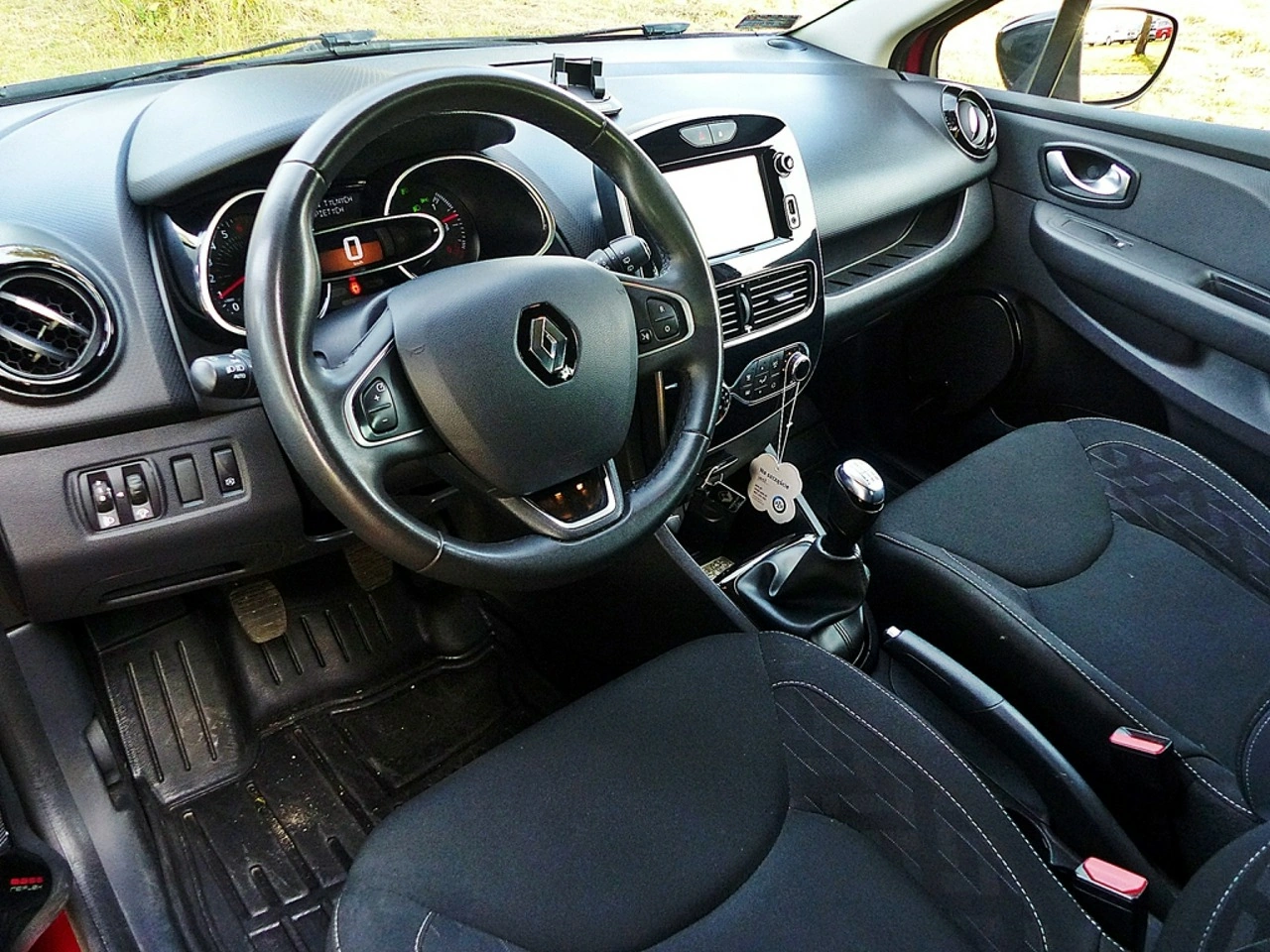 Renault Clio - Zdjęcie 17