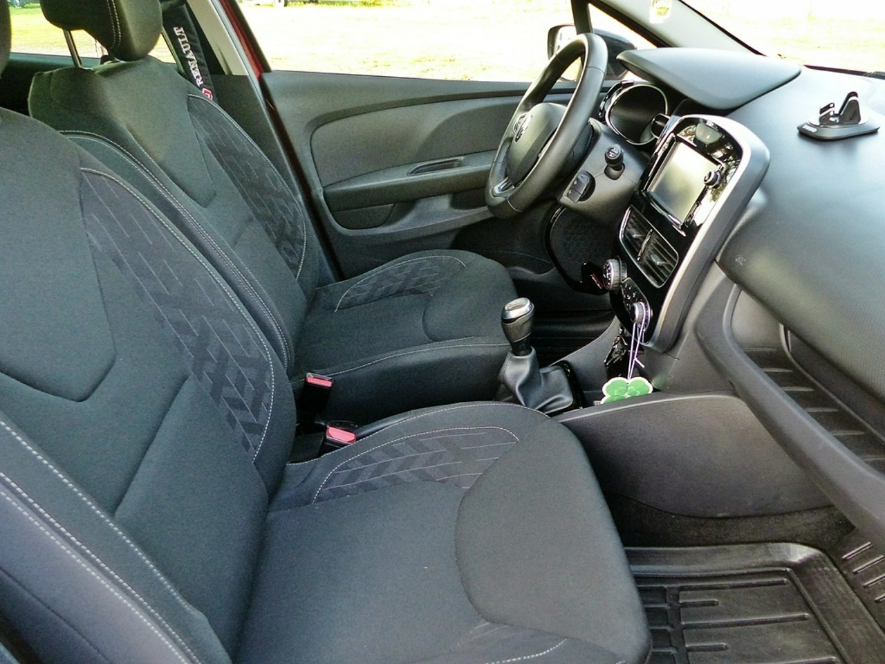 Renault Clio - Zdjęcie 24