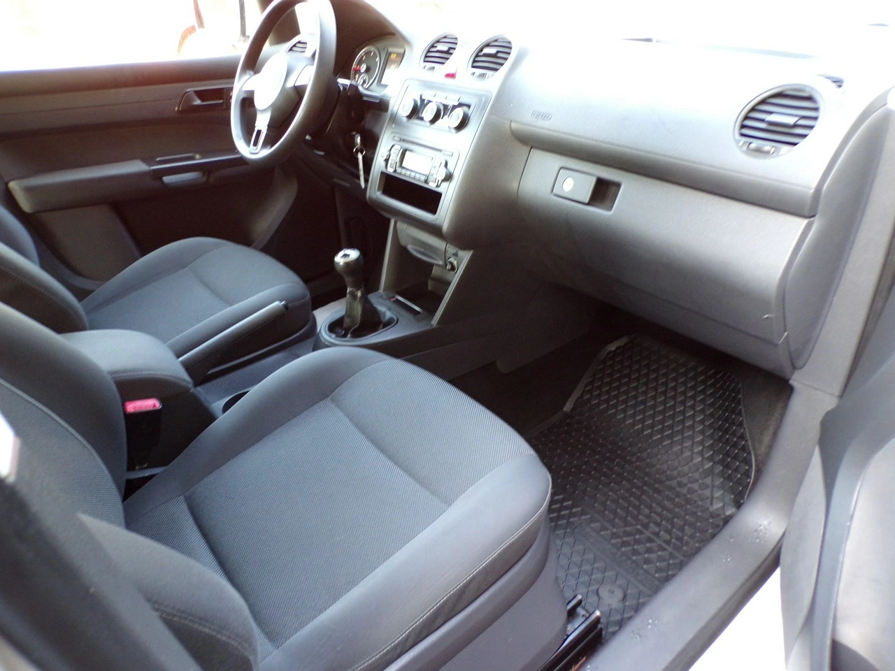 Volkswagen Caddy - Zdjęcie 24