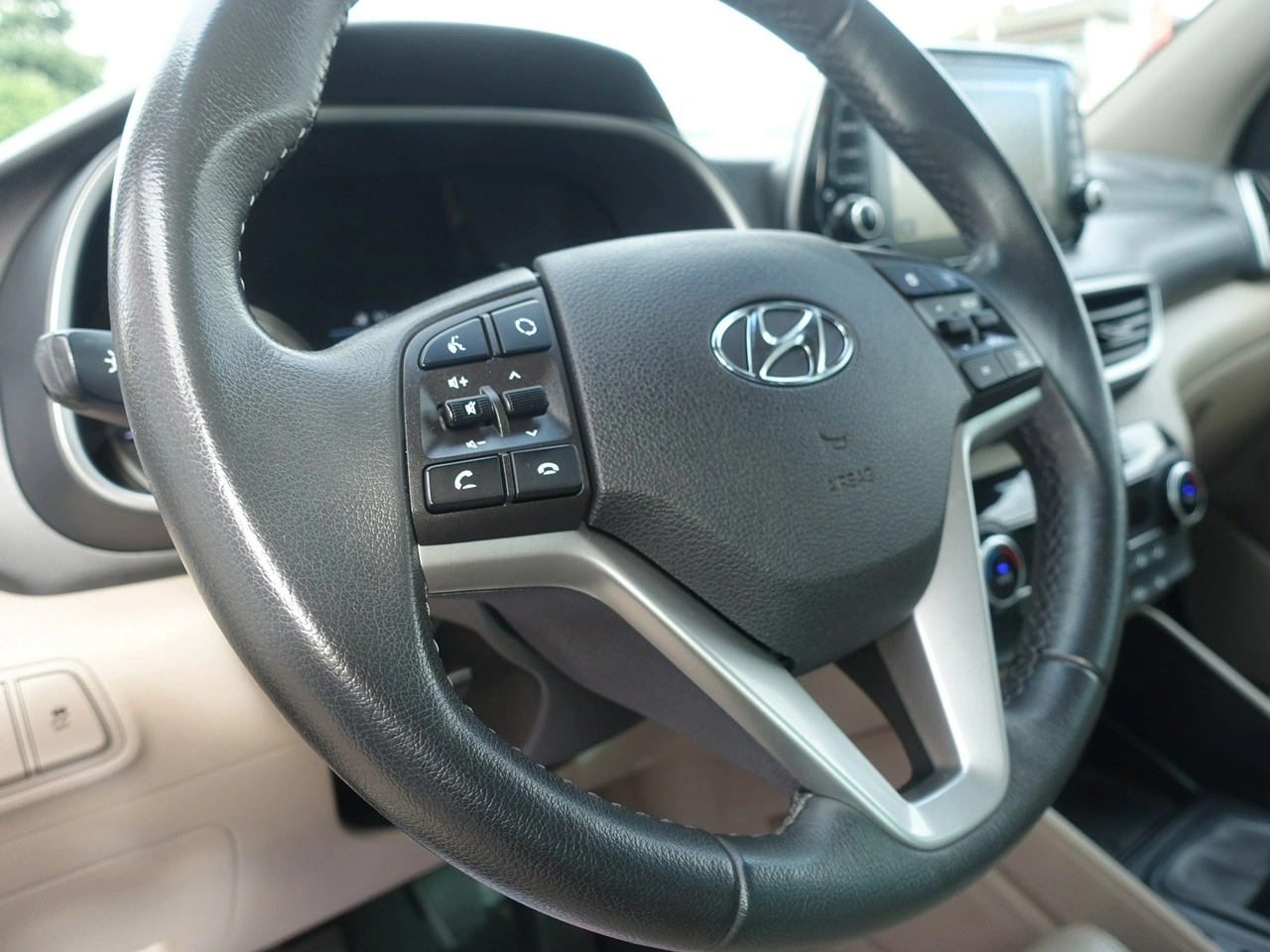 Hyundai Tucson - Zdjęcie 19