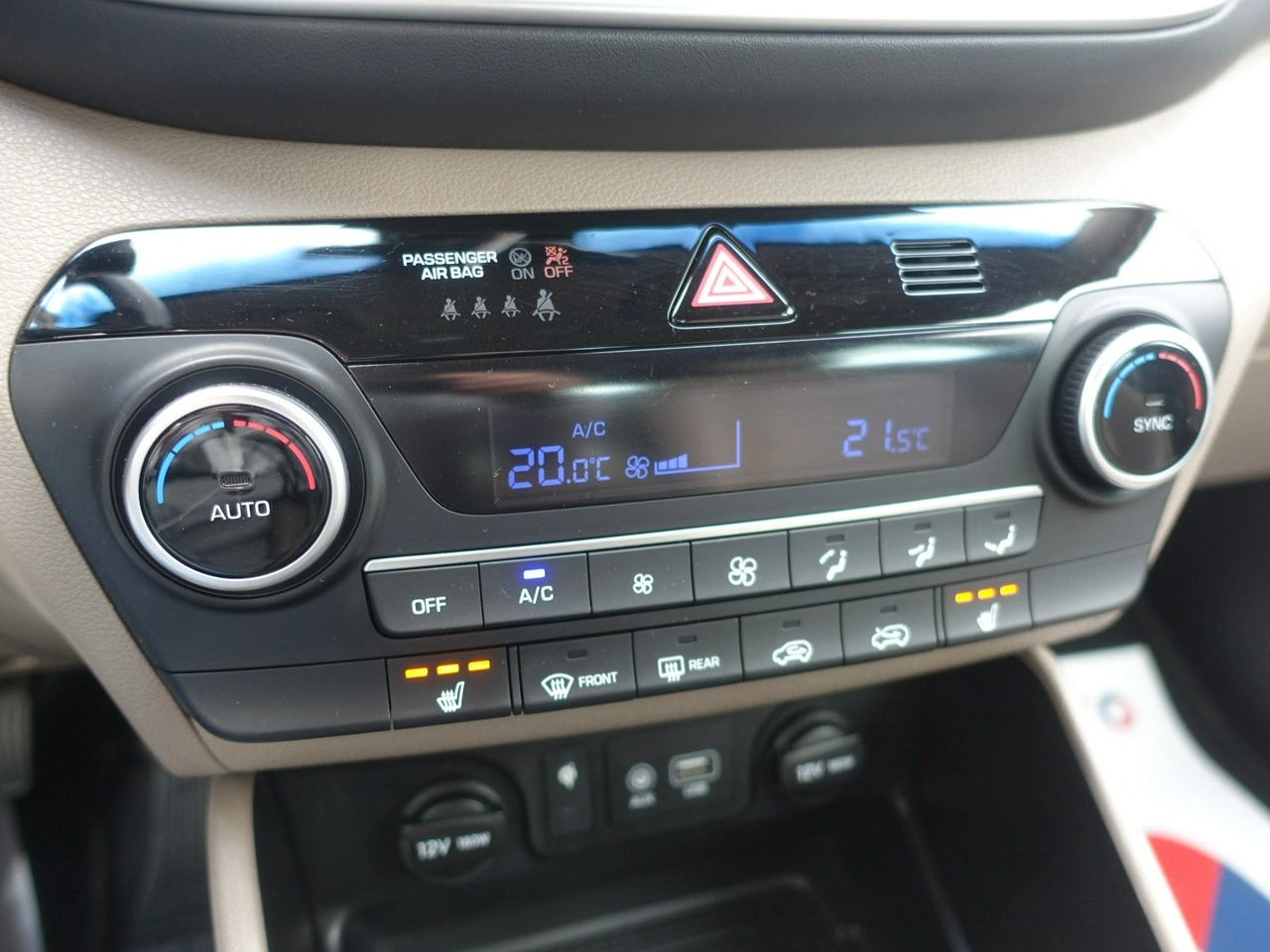 Hyundai Tucson - Zdjęcie 23