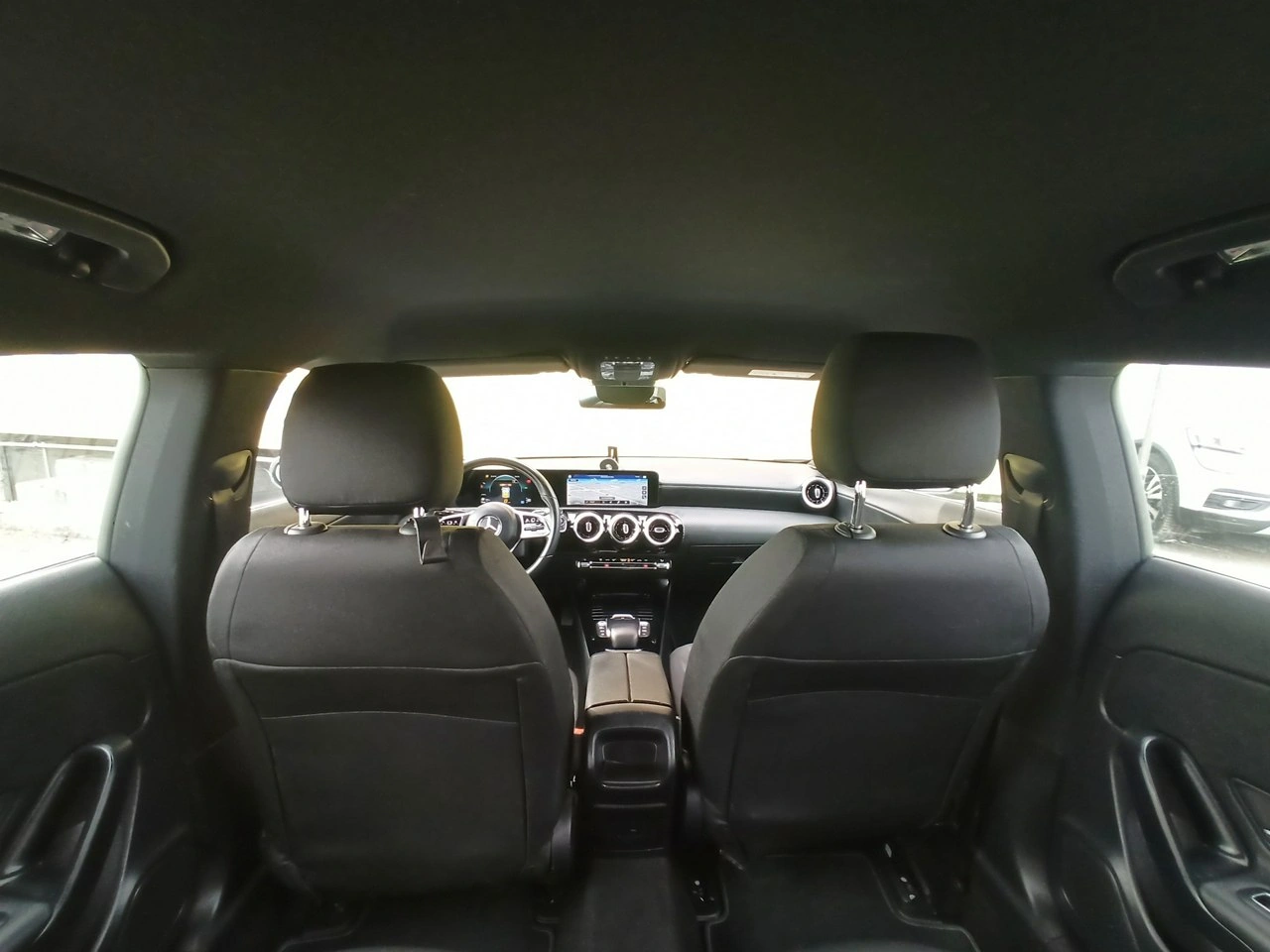 Mercedes CLA 180 - Zdjęcie 9