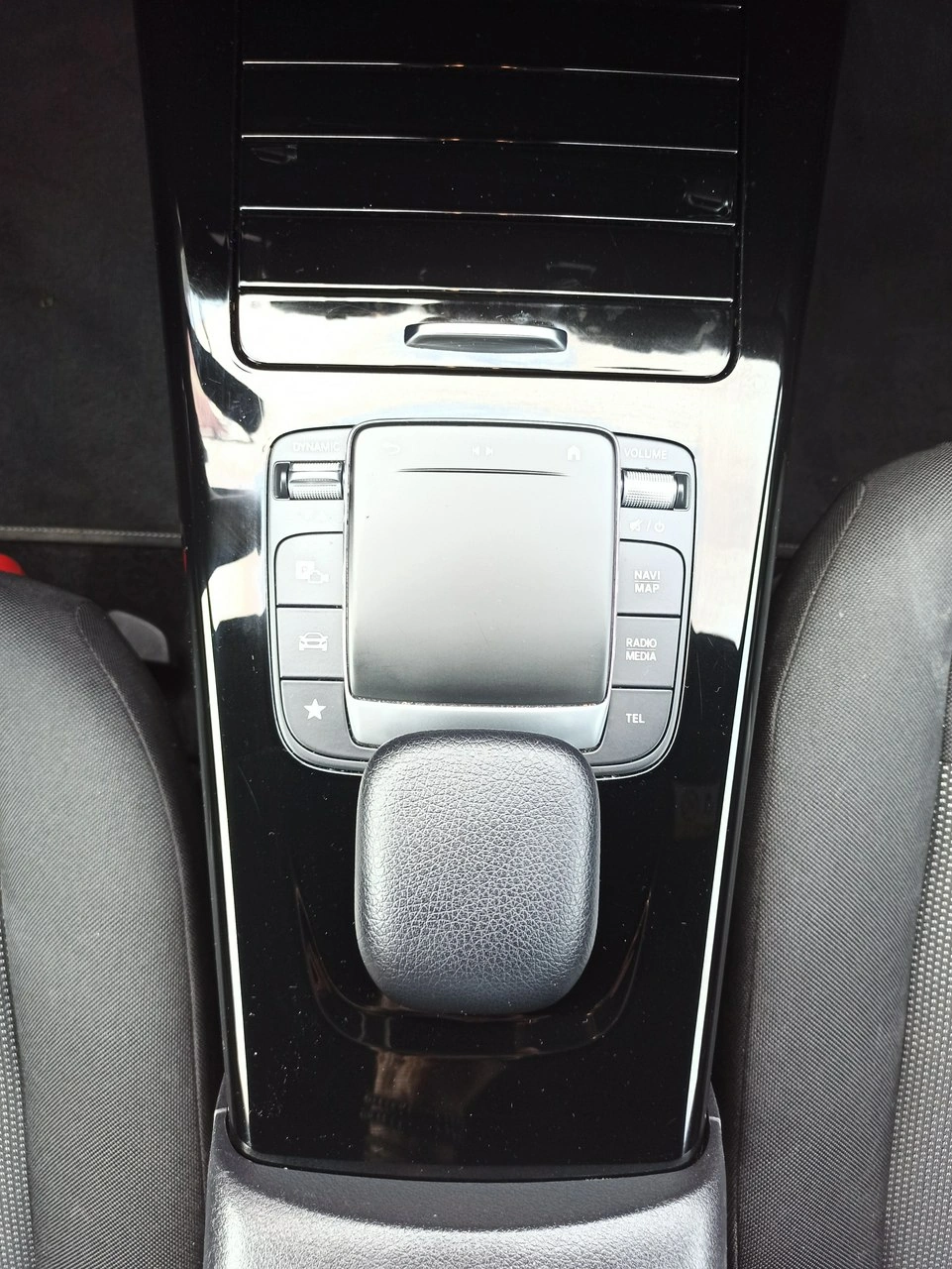 Mercedes CLA 180 - Zdjęcie 16