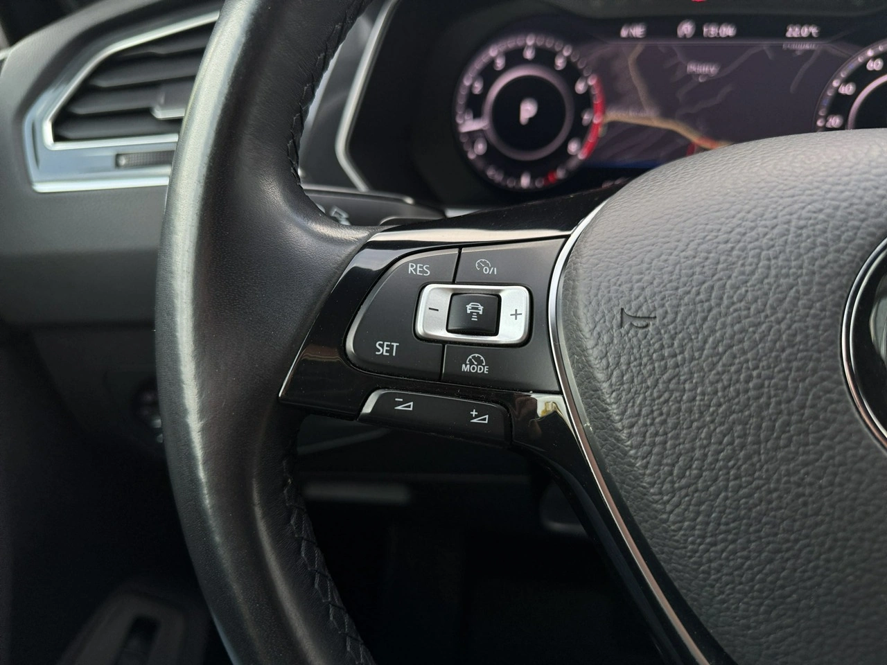 Volkswagen Tiguan - Zdjęcie 15