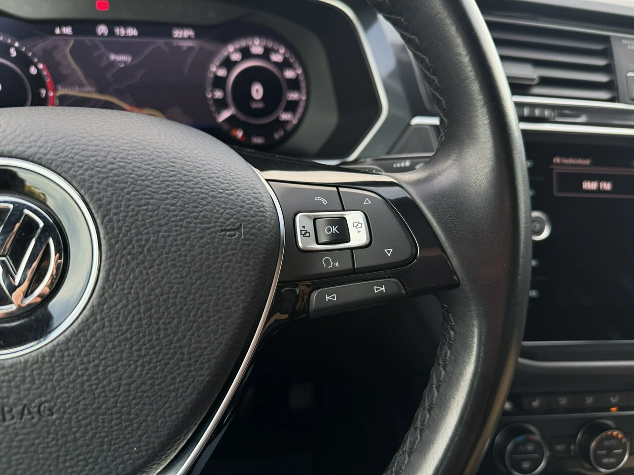 Volkswagen Tiguan - Zdjęcie 16