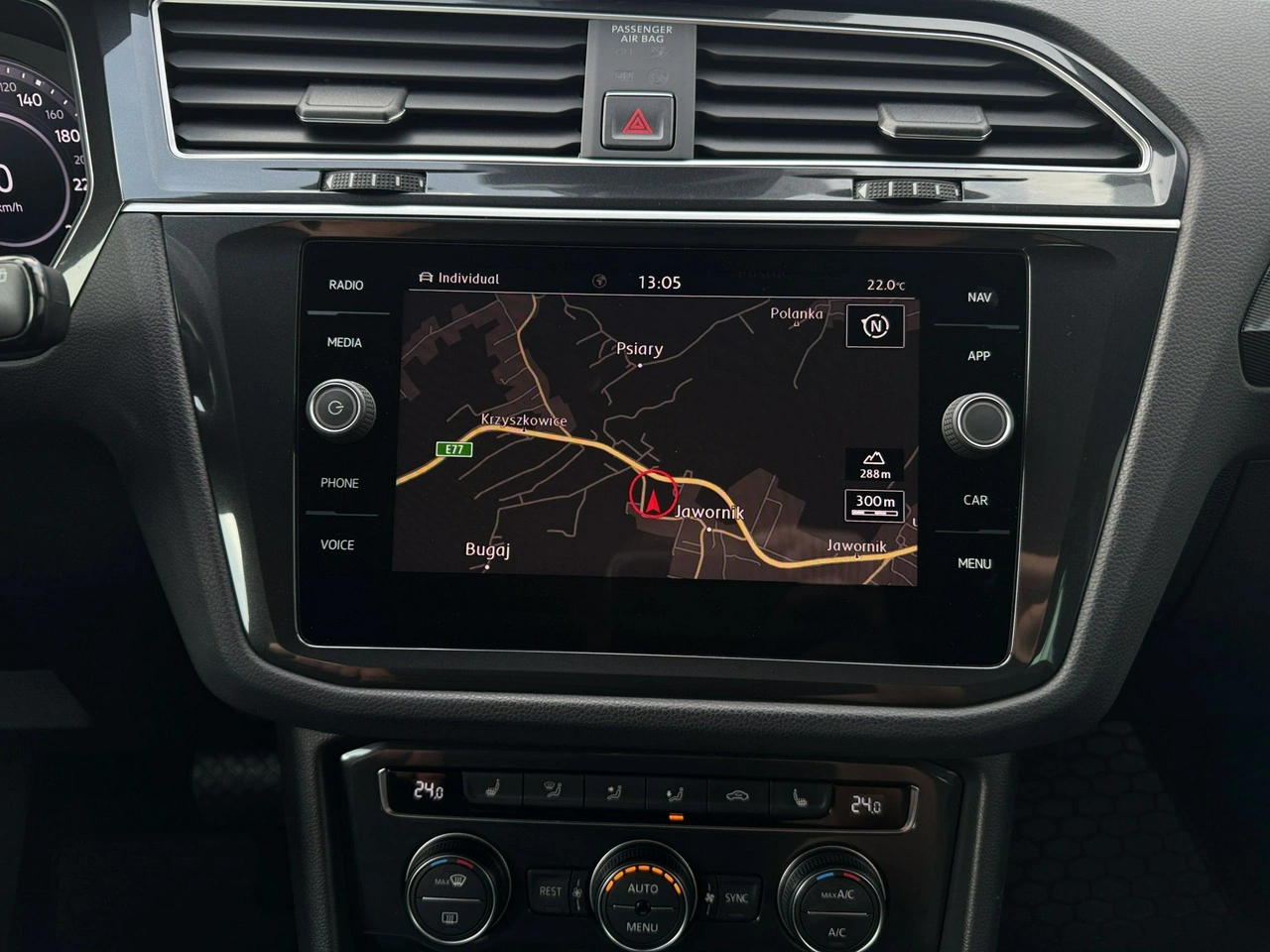 Volkswagen Tiguan - Zdjęcie 17