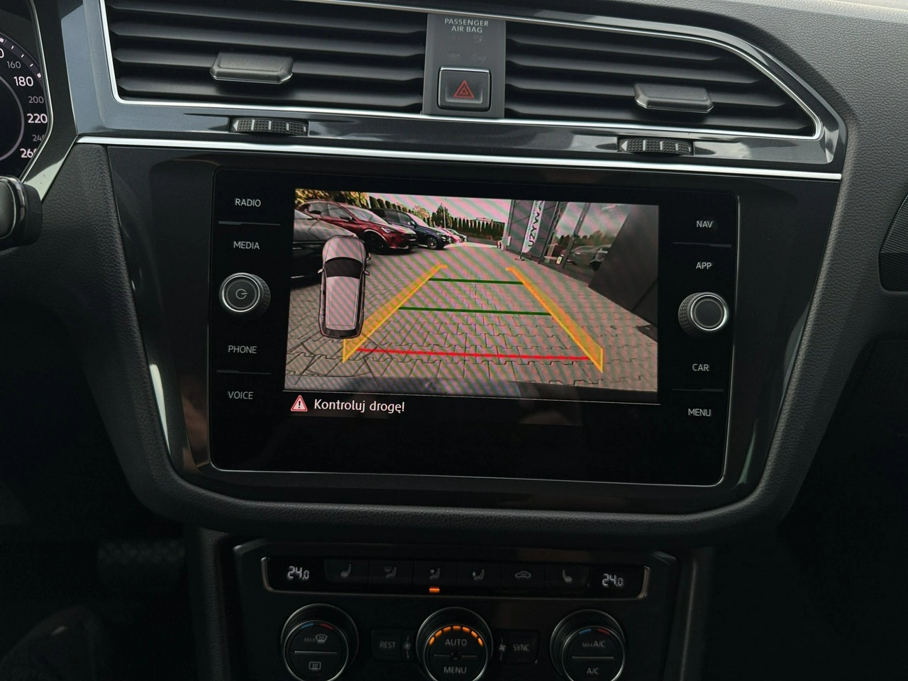 Volkswagen Tiguan - Zdjęcie 18