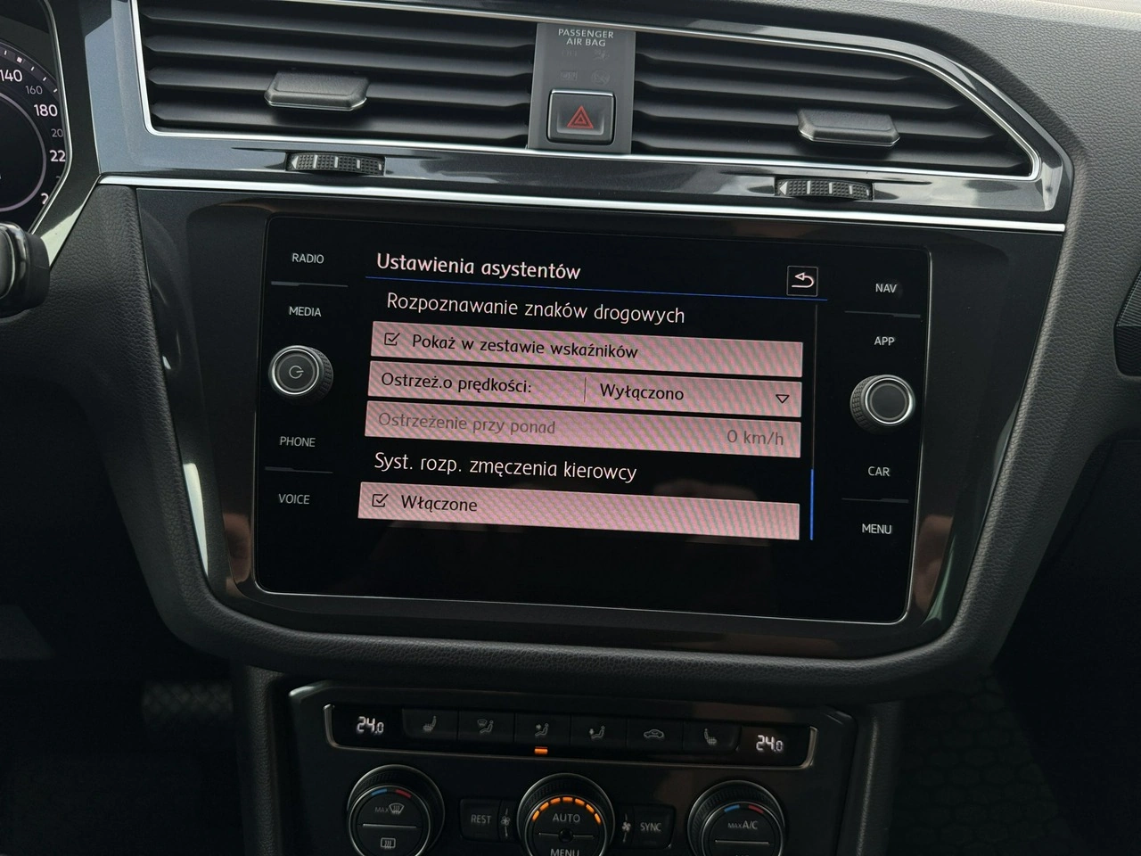 Volkswagen Tiguan - Zdjęcie 23