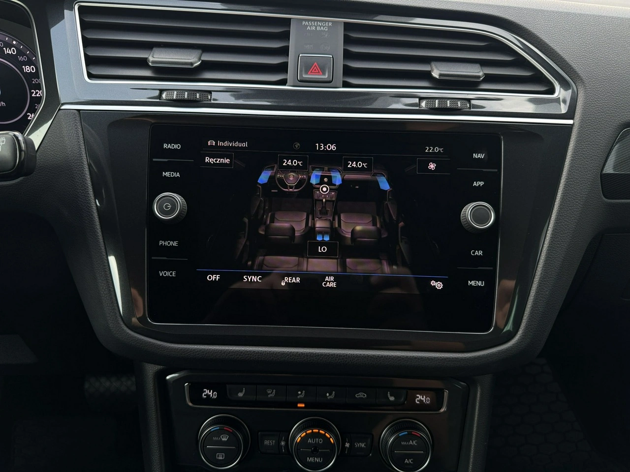 Volkswagen Tiguan - Zdjęcie 24