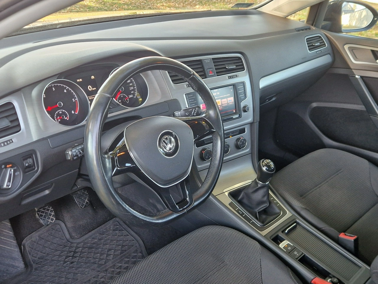 Volkswagen Golf - Zdjęcie 14