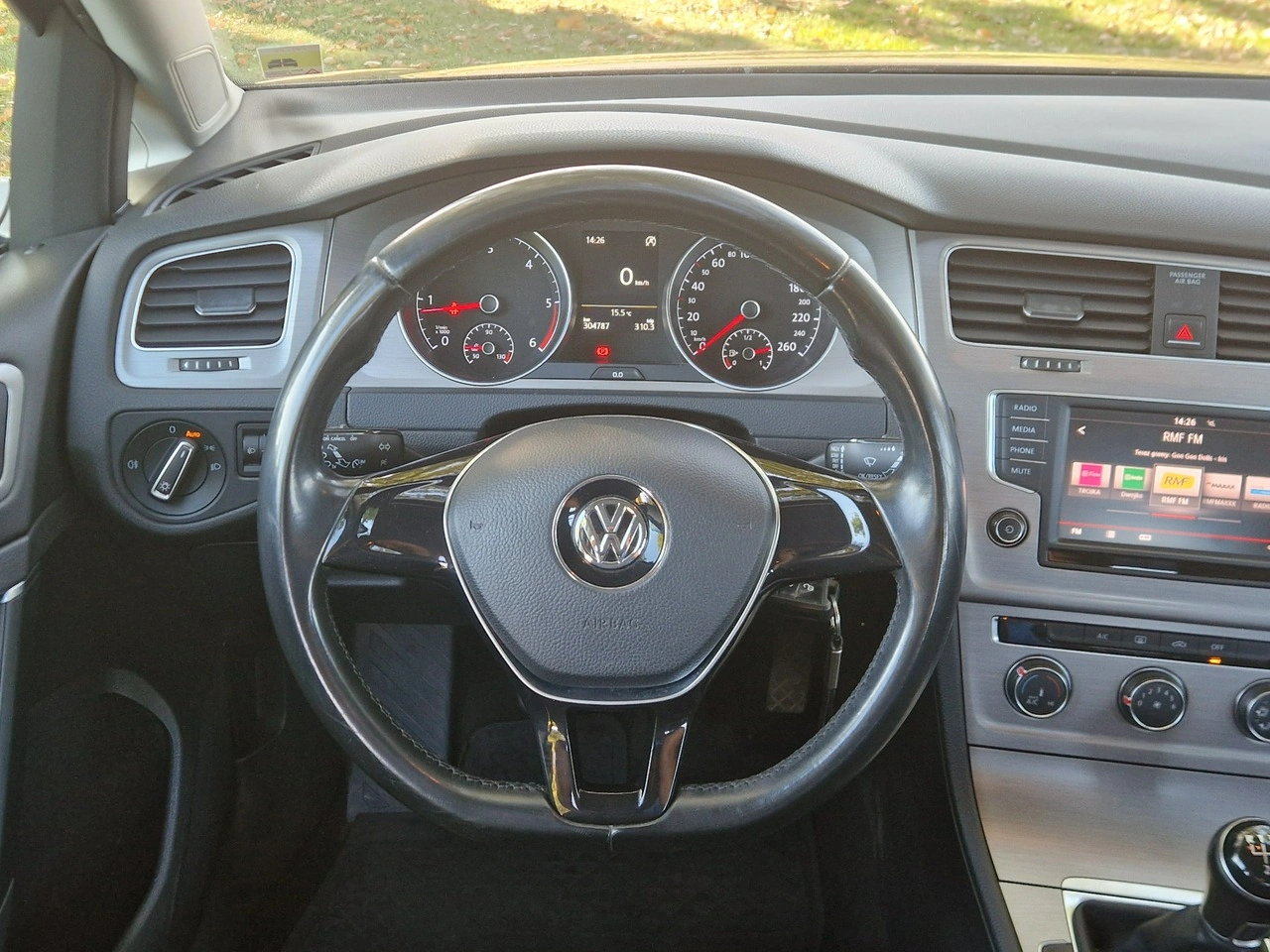 Volkswagen Golf - Zdjęcie 25