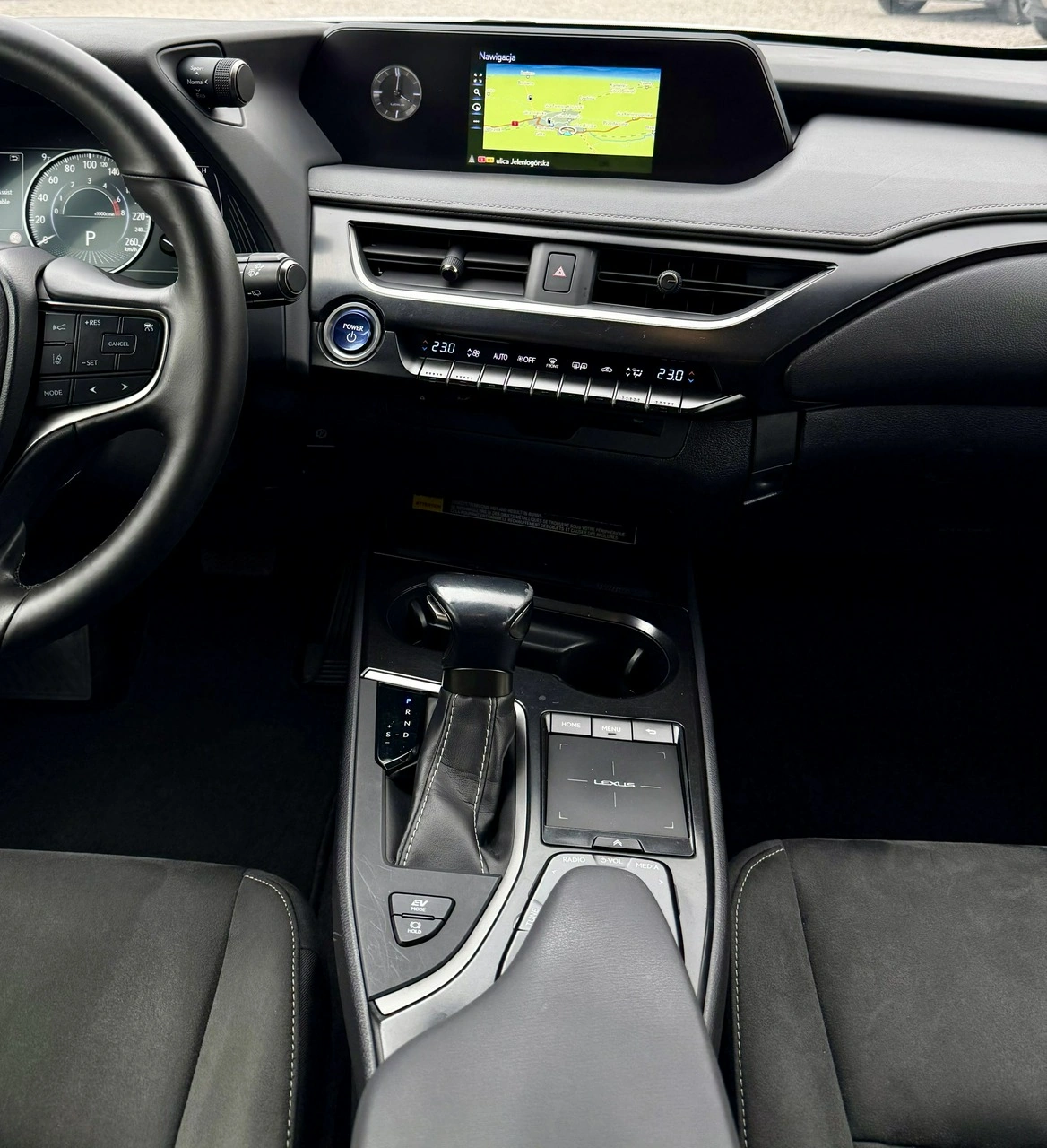 Lexus UX - Zdjęcie 14