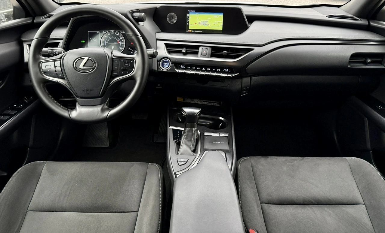 Lexus UX - Zdjęcie 10