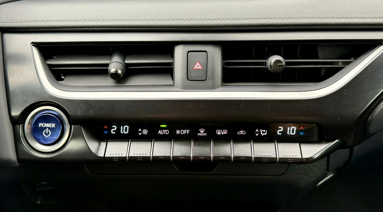 Lexus UX - Zdjęcie 18