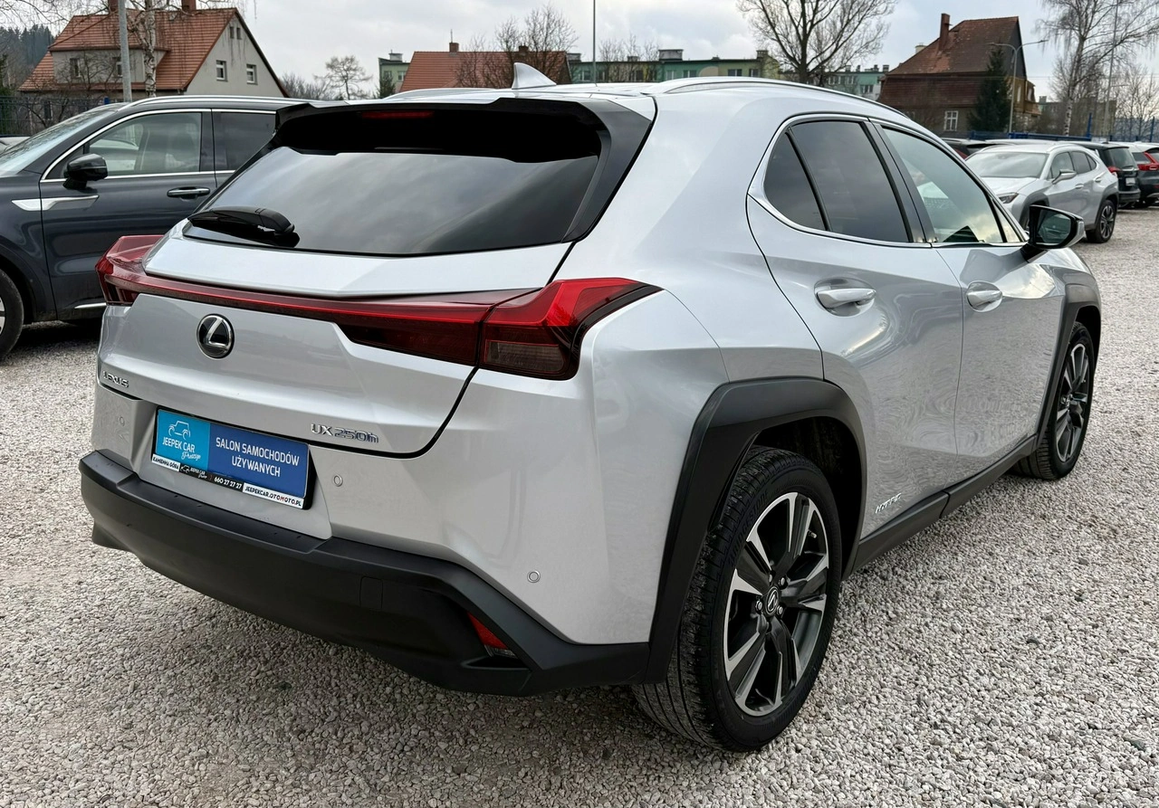Lexus UX - Zdjęcie 7